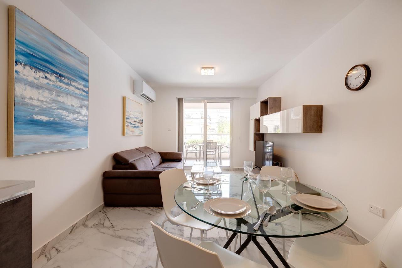 Modern Apartment Steps To St George'S Bay Сент Джулианс Экстерьер фото